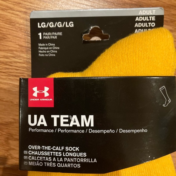 Men’s New Under Armour over the calf Socks - Picture 2 of 3